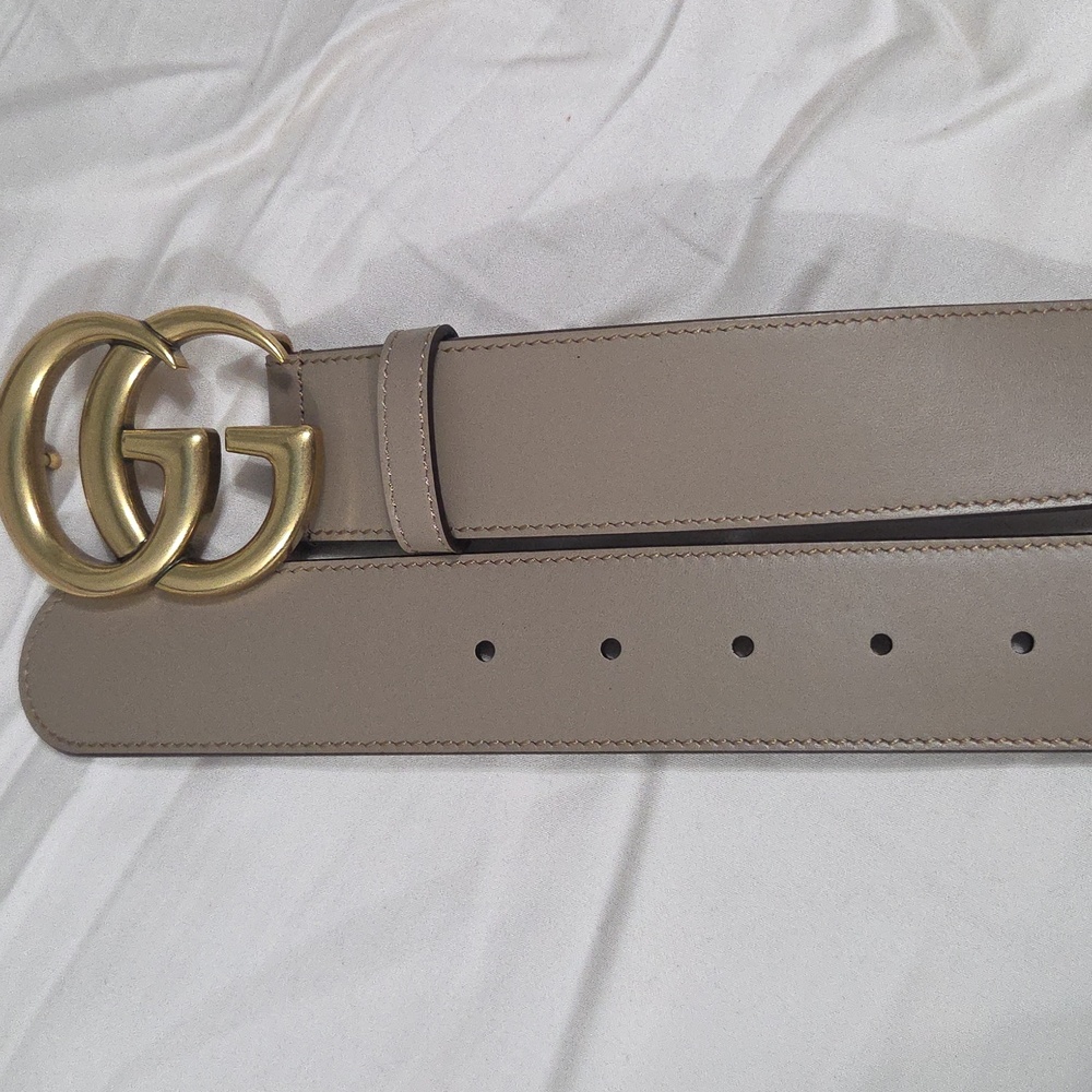 Gucci Taupe Pink Leather Belt with Gold Double G Buckle - Picture 5 of 16